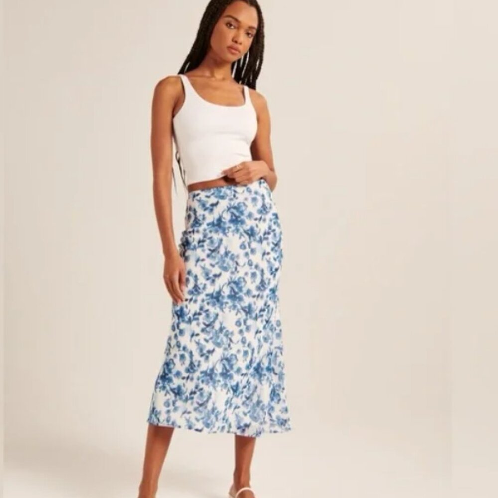 Abercrombie and Fitch Blue Floral skirt size small